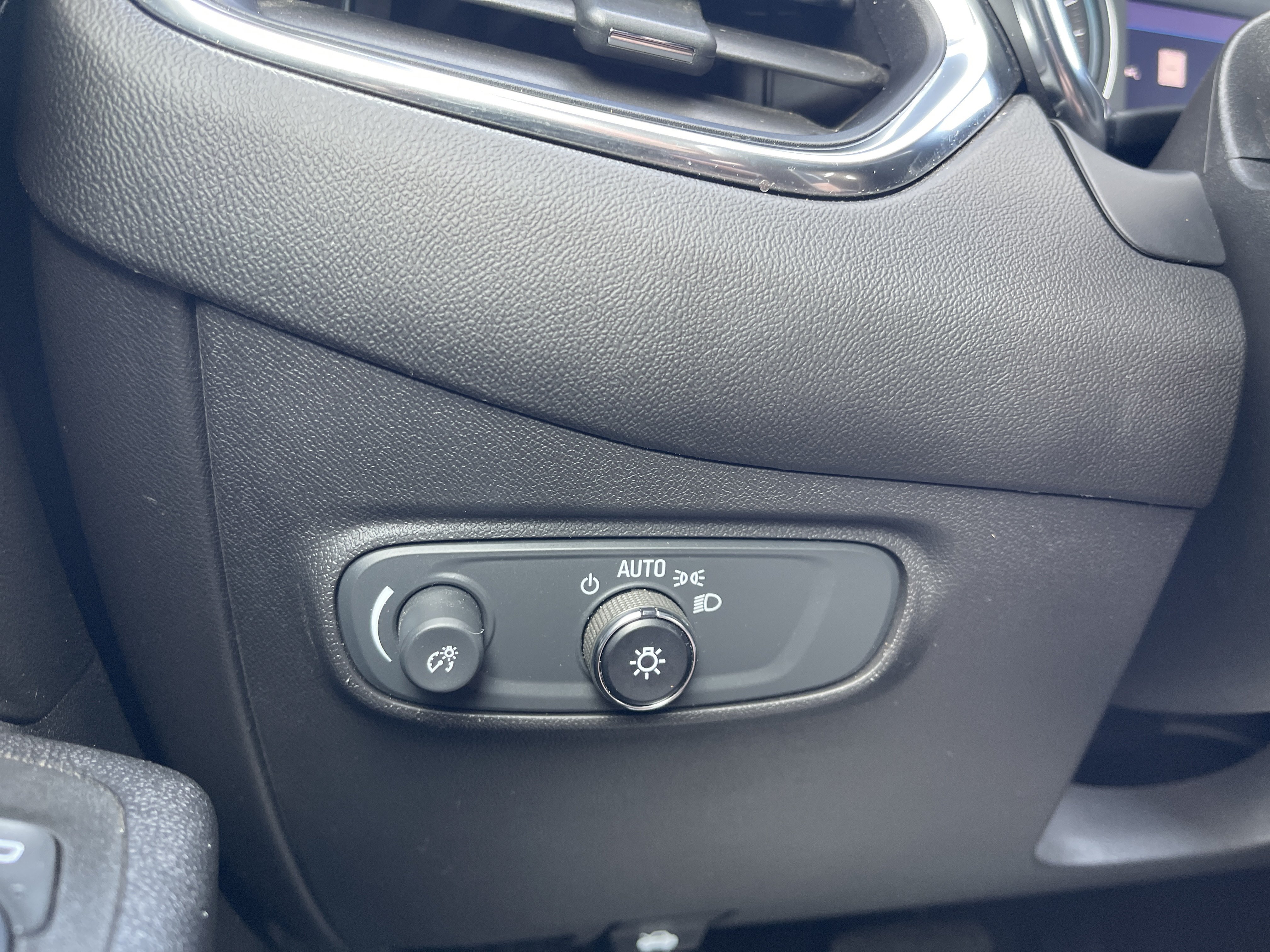 Used 2022 Chevrolet Equinox LT FWD image 21