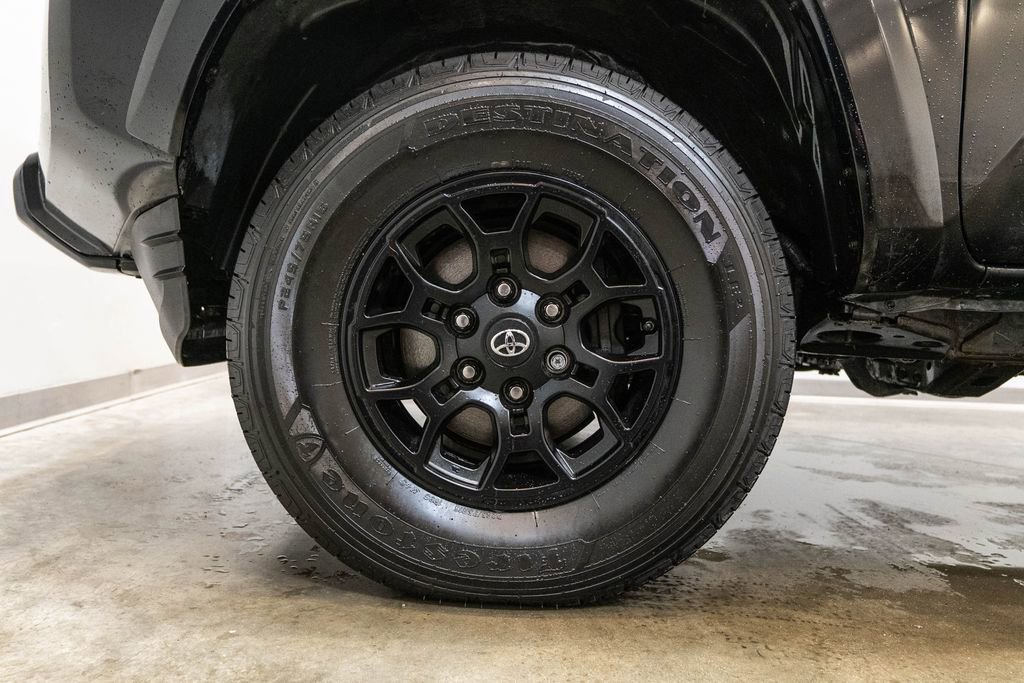 Used 2020 Toyota Tacoma SR5 w/ Technology Package AWD/4WD image 11