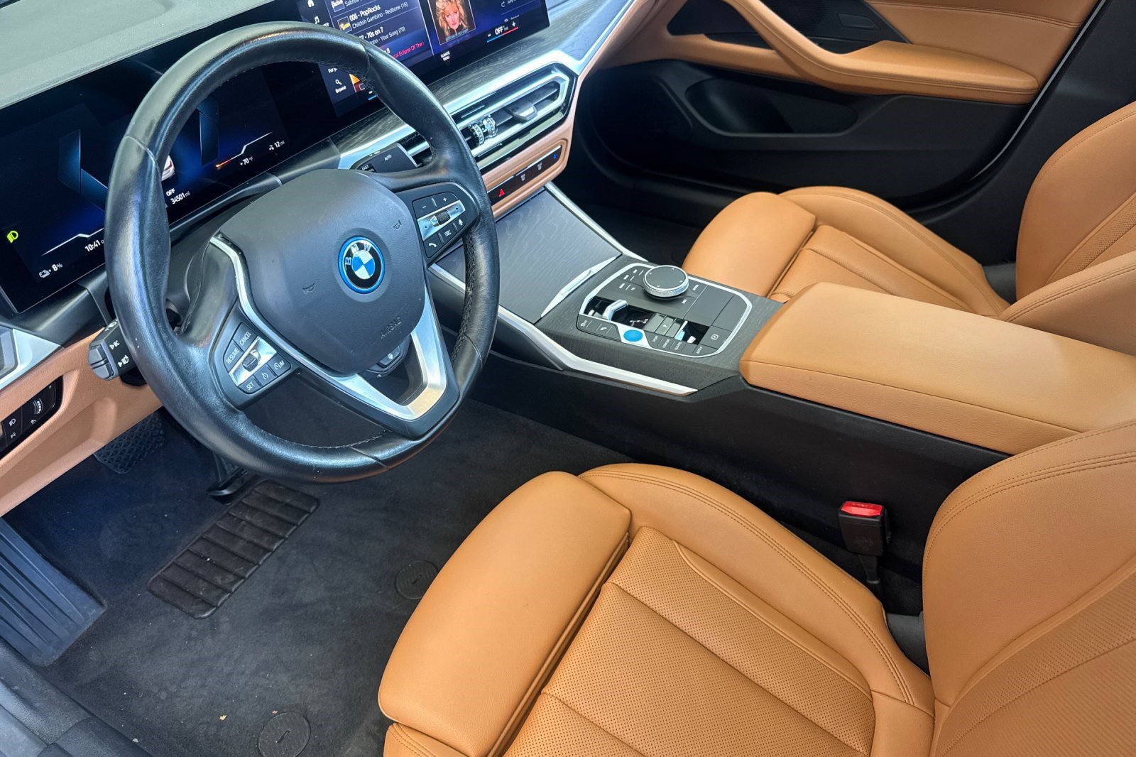 Certified 2023 BMW i4 eDrive35 w/ Premium Package RWD image 4