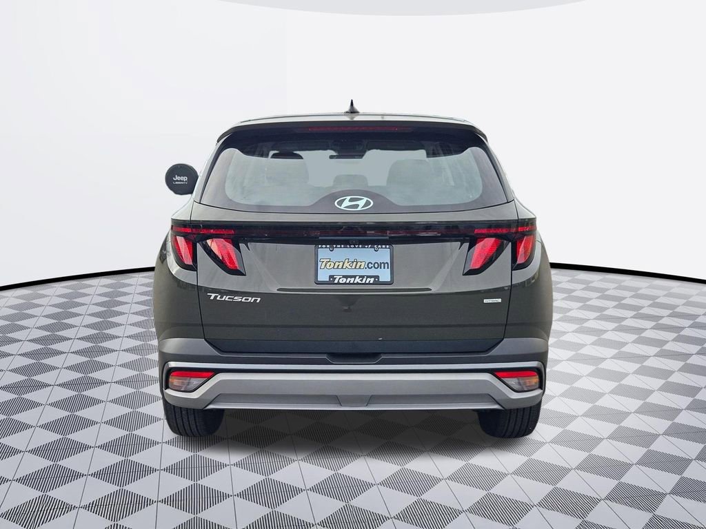 Certified 2025 Hyundai Tucson SE image 5