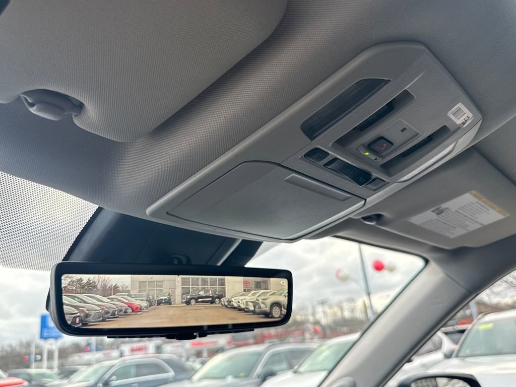 Used 2024 Toyota Highlander Platinum image 31