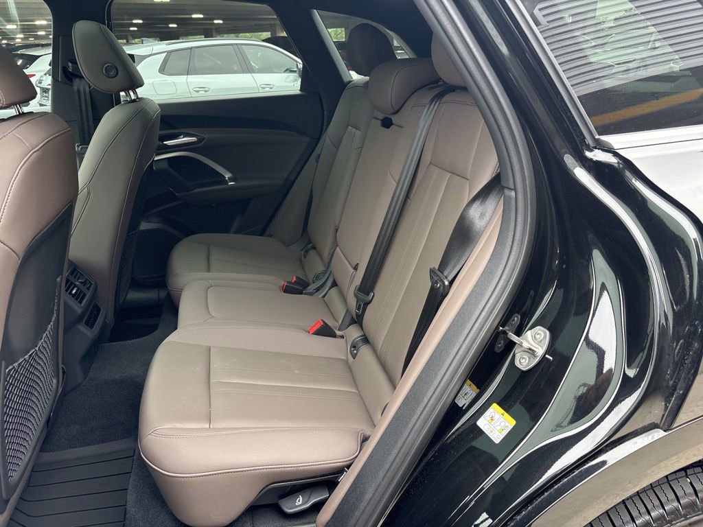 Used 2025 Audi Q5 Premium w/ Convenience Package AWD/4WD image 14