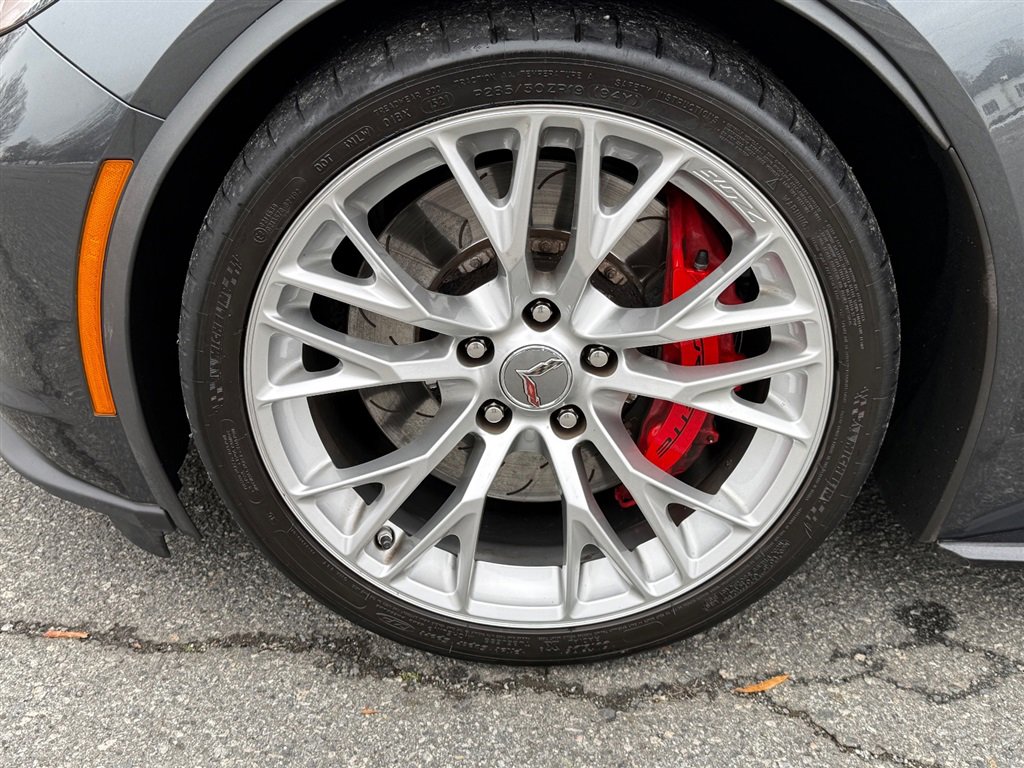 Used 2018 Chevrolet Corvette Z06 RWD image 23