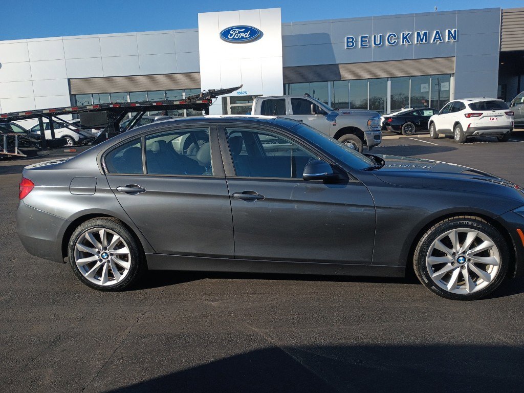 Used 2018 BMW 320i xDrive Sedan image 6