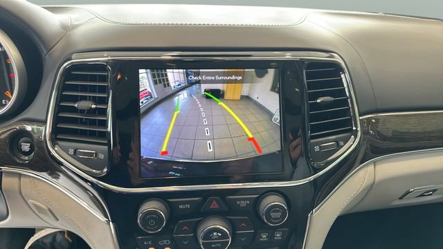 Used 2020 Jeep Grand Cherokee Summit AWD/4WD image 13
