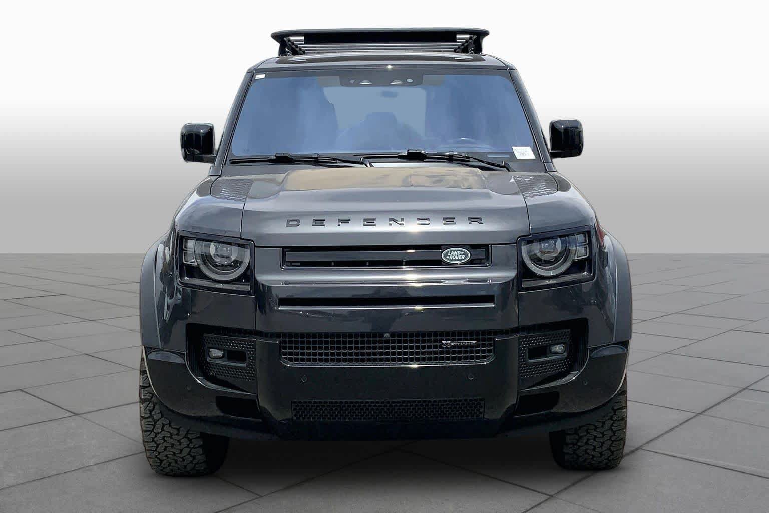Certified 2023 Land Rover Defender 110 X-Dynamic SE AWD/4WD image 4