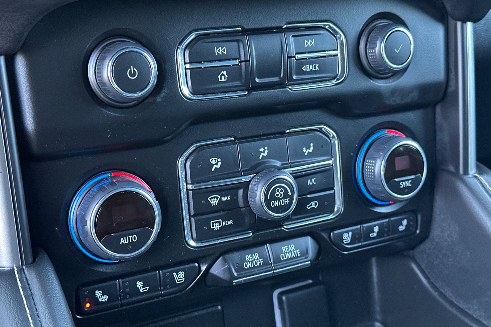 Used 2024 Chevrolet Tahoe Premier image 30