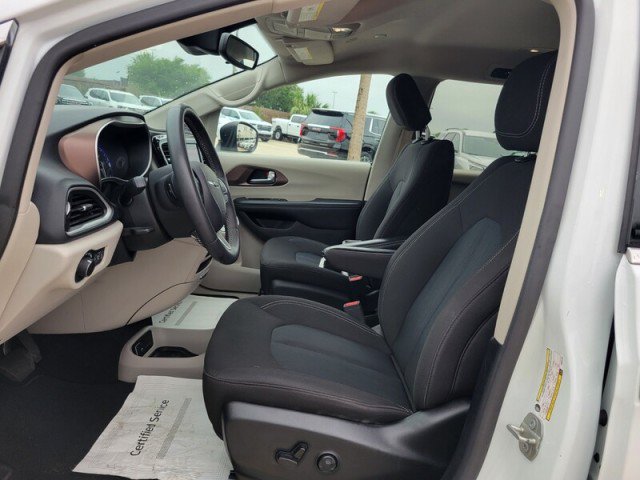 Used 2023 Chrysler Voyager LX FWD image 24