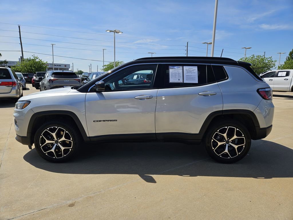 Used 2025 Jeep Compass Limited AWD/4WD image 4