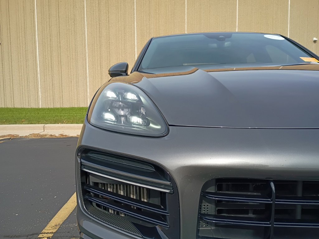 Certified 2022 Porsche Cayenne Turbo AWD/4WD image 6
