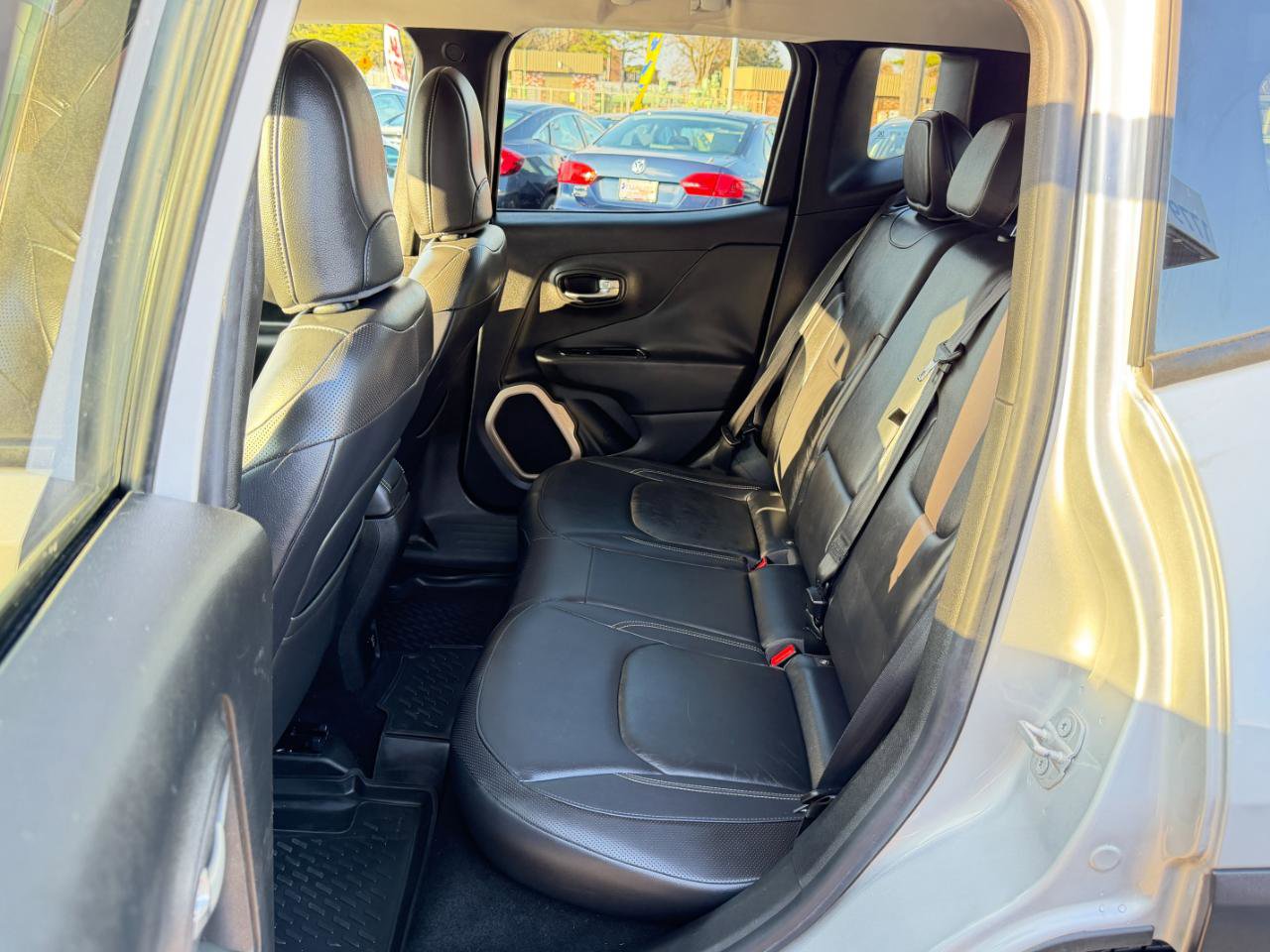 Used 2015 Jeep Renegade Limited AWD/4WD image 29