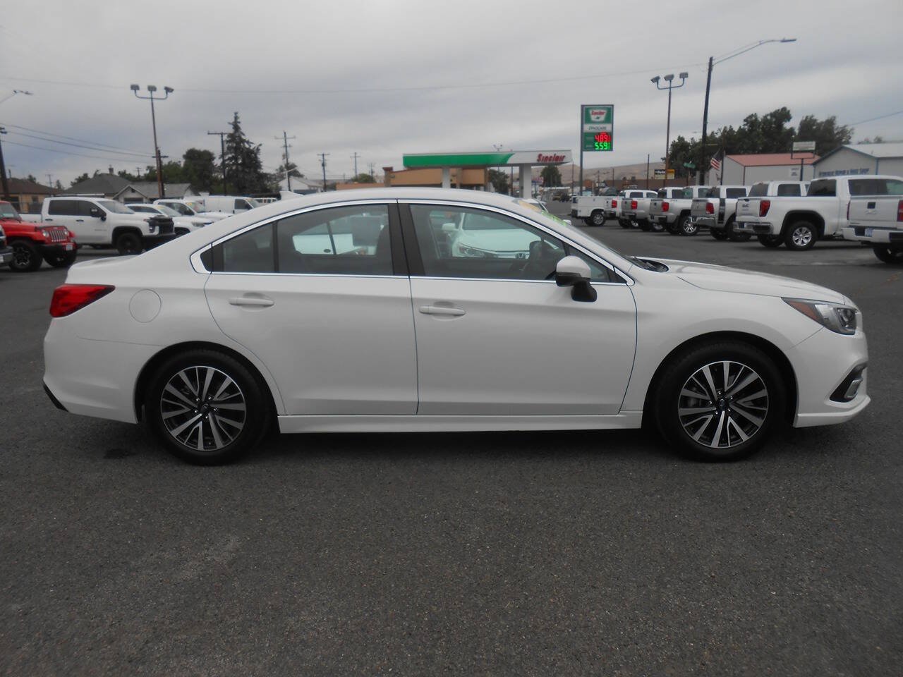 Used 2019 Subaru Legacy 2.5i Premium AWD/4WD image 2