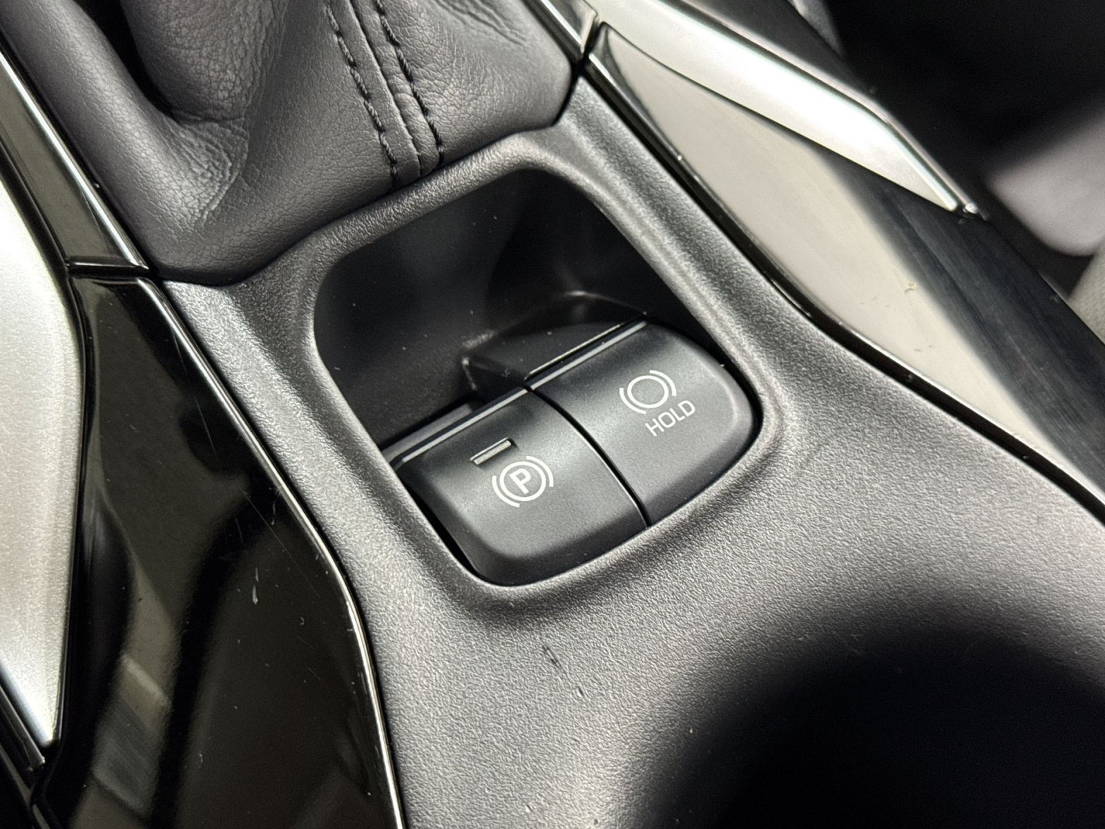 Used 2020 Toyota Corolla L FWD image 43