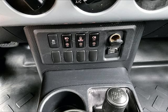 Used 2014 Toyota FJ Cruiser 4WD w/ Convenience Package image 16