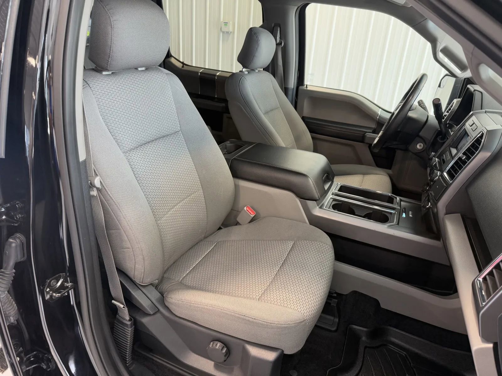 Used 2017 Ford F150 XLT w/ Equipment Group 301A Mid AWD/4WD image 28