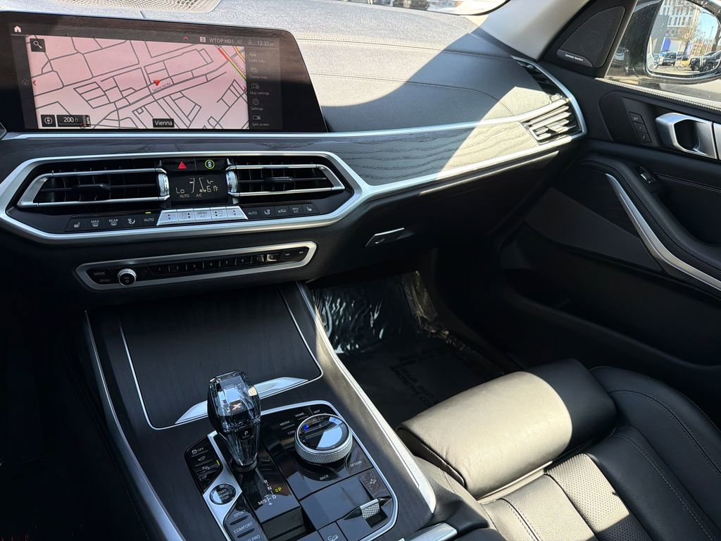 Used 2022 BMW X7 xDrive40i w/ Premium Package image 30