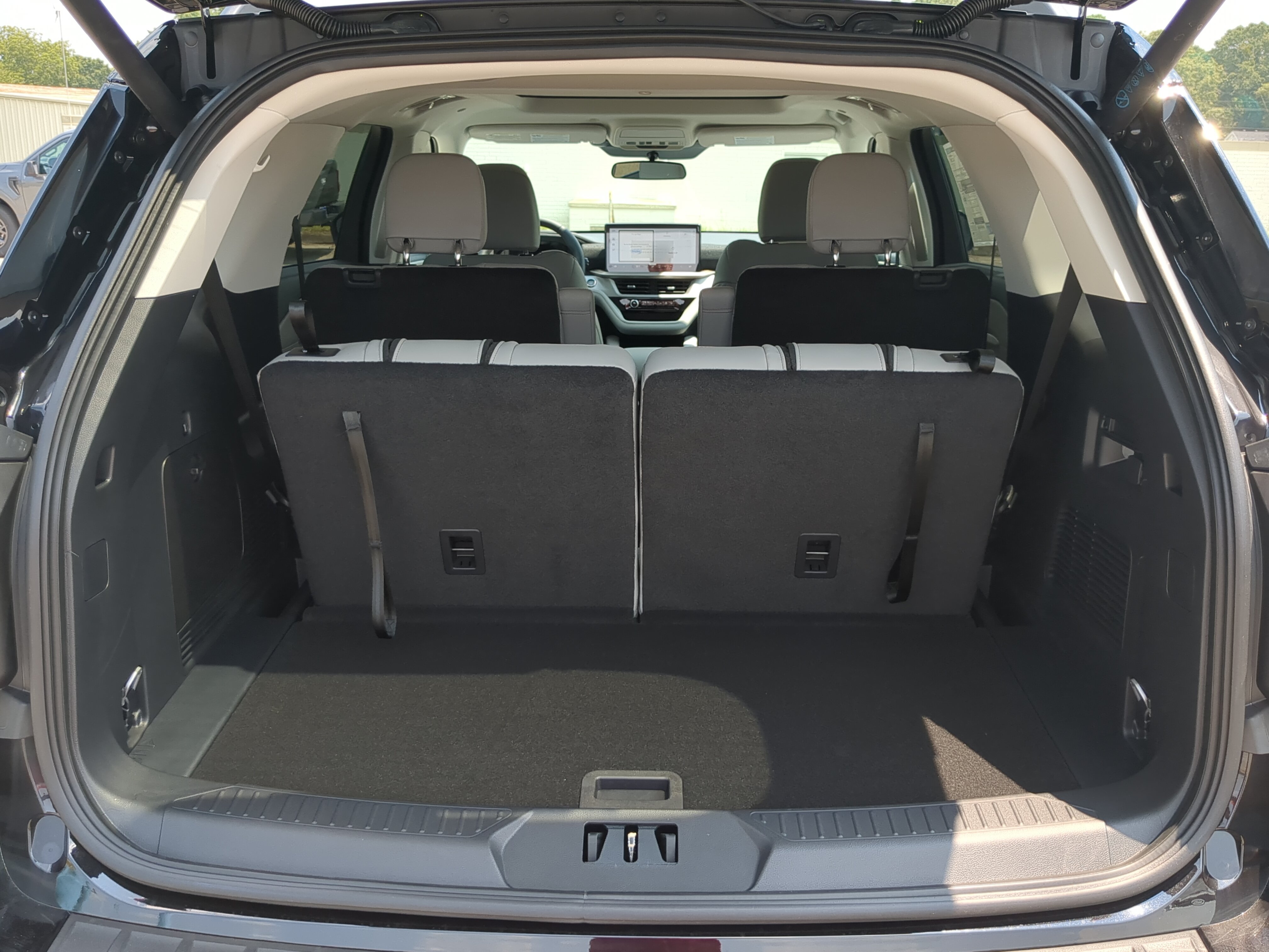 New 2026 Ford Explorer Active w/ Active Comfort Package AWD/4WD image 11