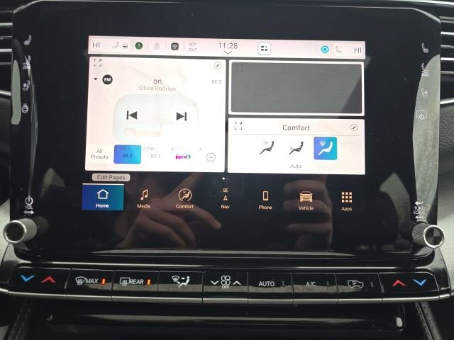 Certified 2025 Jeep Wagoneer Series II w/ Convenience Group I image 18