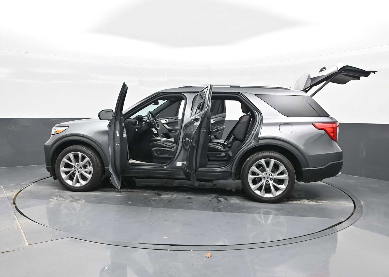 Used 2021 Ford Explorer Platinum w/ Equipment Group 601A image 40