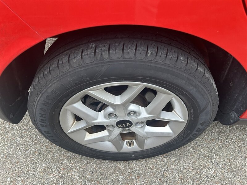 Used 2020 Kia Soul S FWD image 27