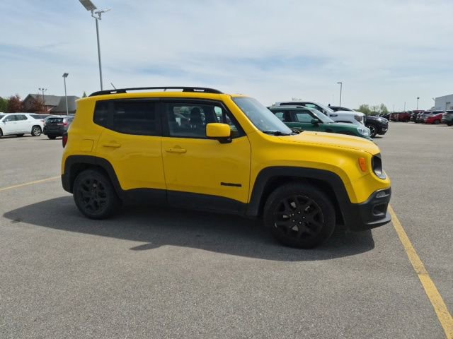 Used 2016 Jeep Renegade Latitude FWD image 4