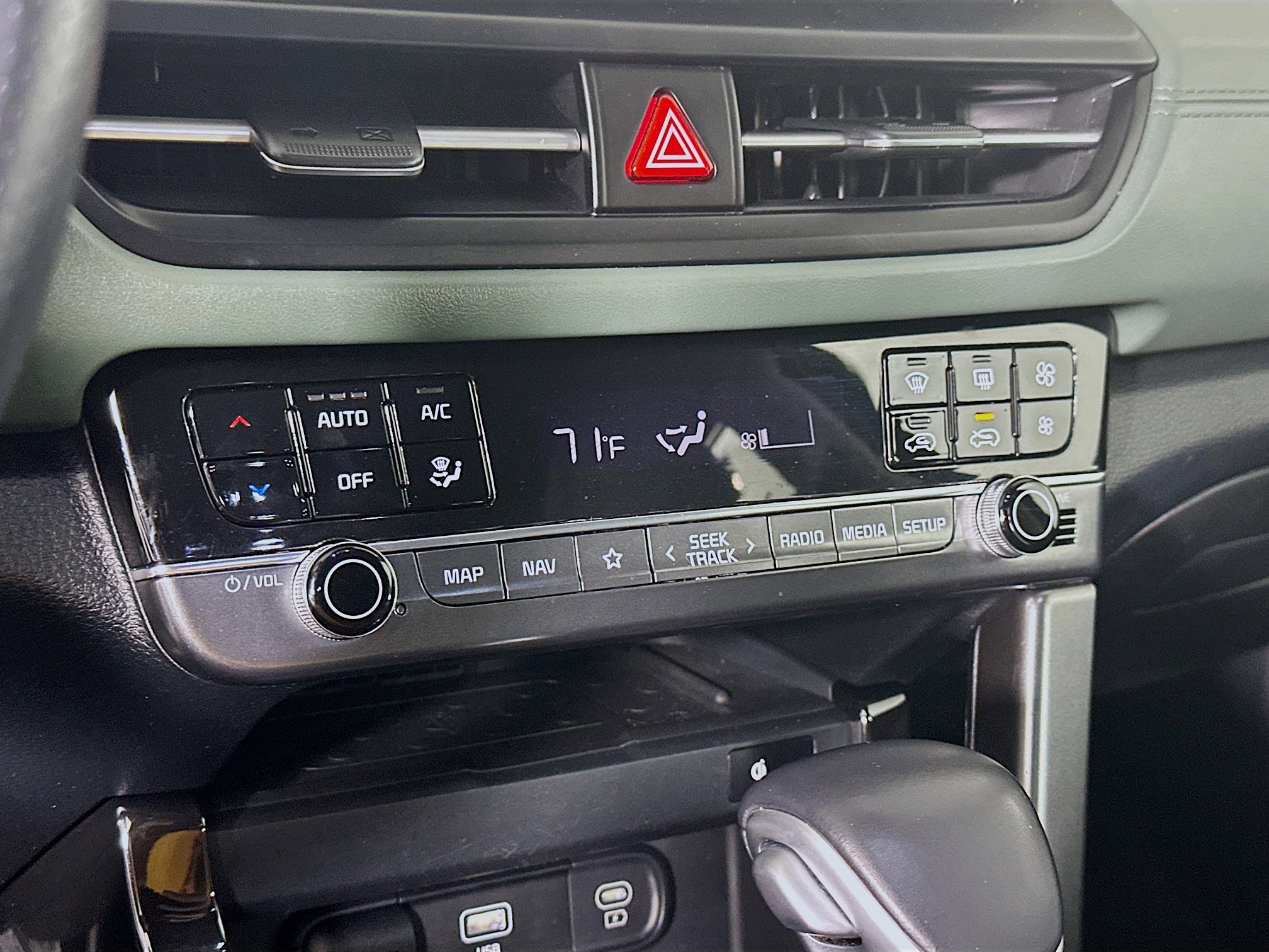 Used 2024 Kia Seltos SX image 24