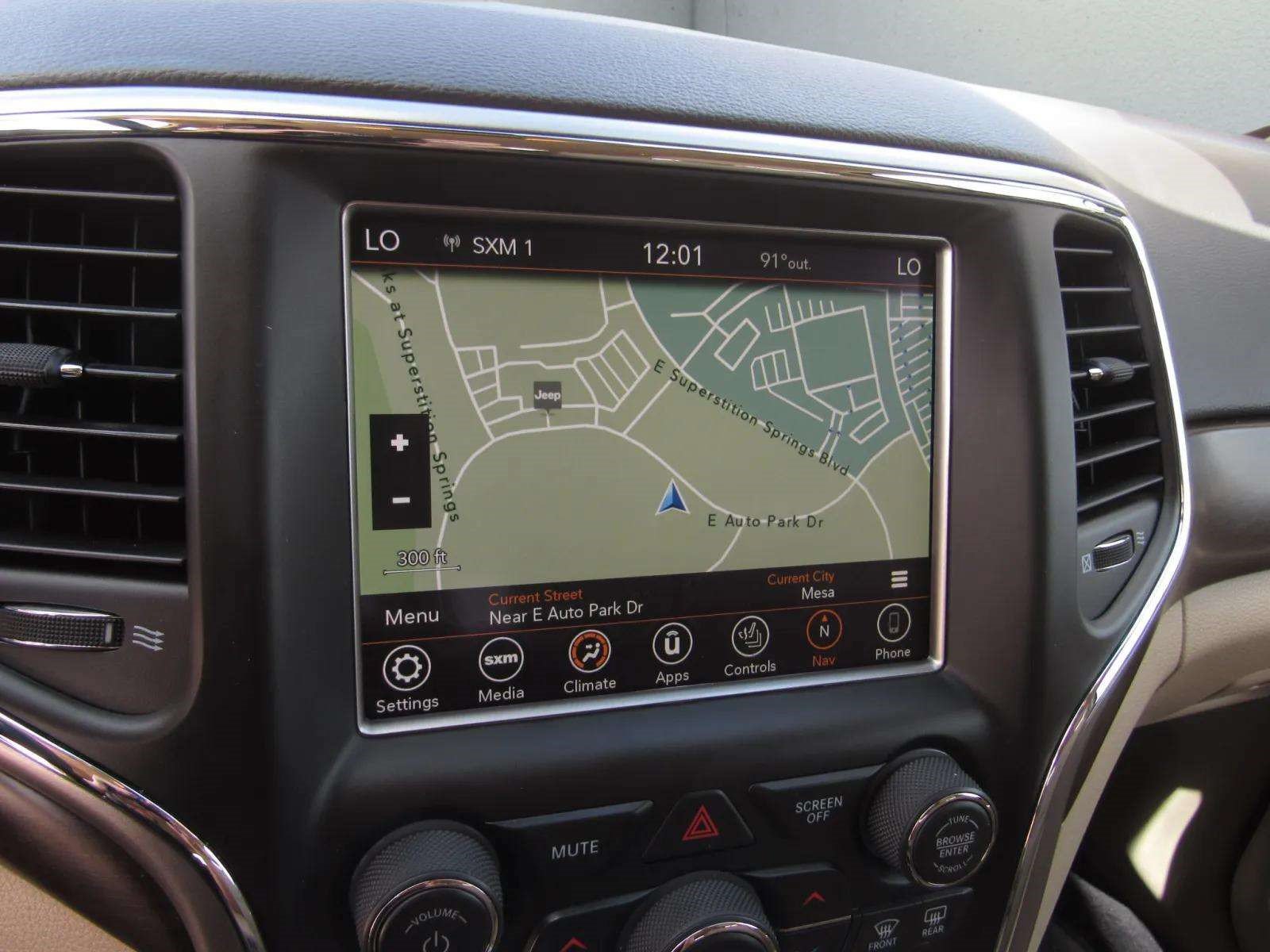Used 2018 Jeep Grand Cherokee Laredo RWD image 19