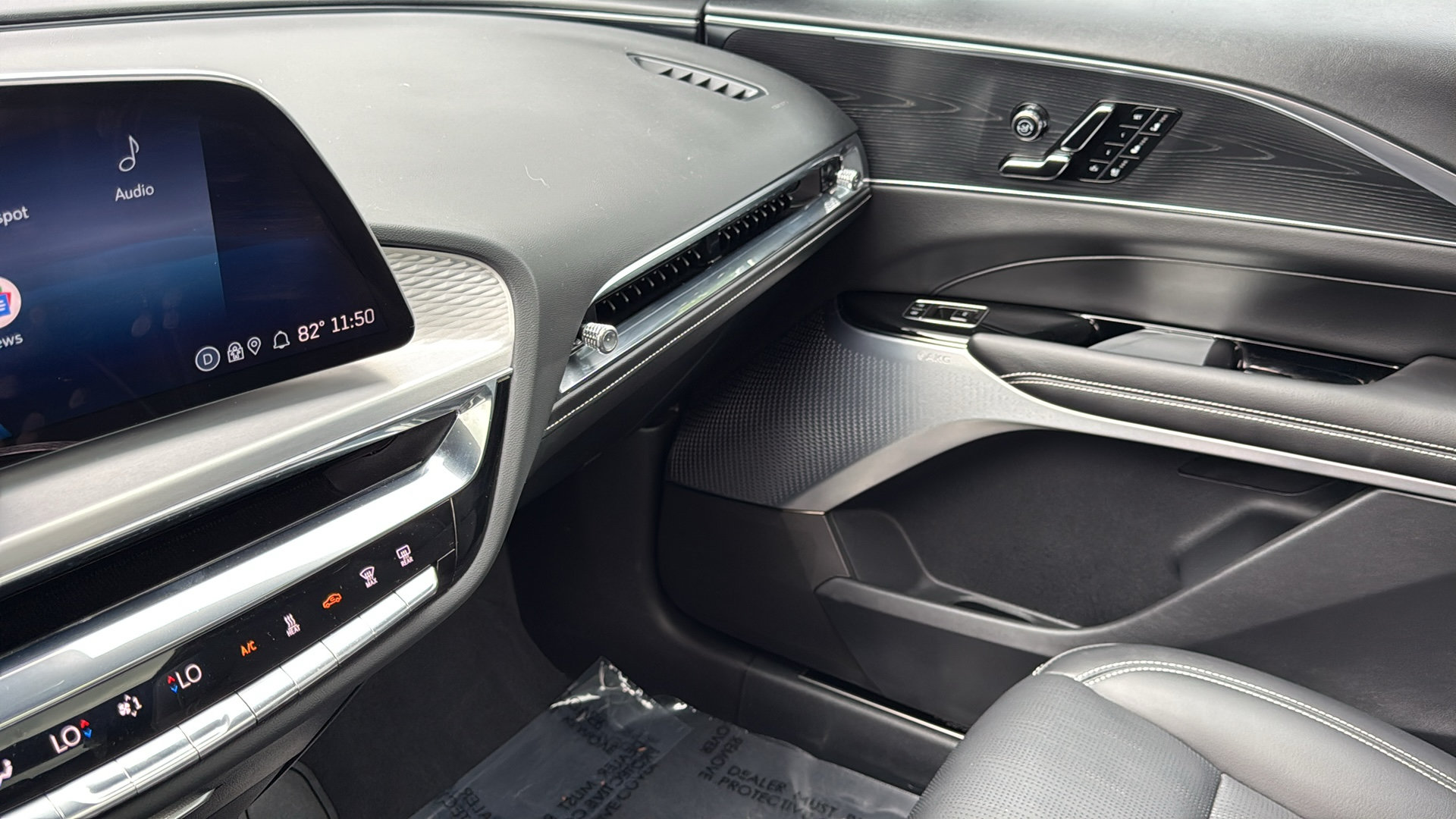 Certified 2025 Cadillac Lyriq Luxury w/ LPO, Floor Liner Package AWD/4WD image 24