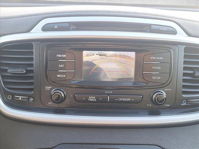 Used 2016 Kia Sorento LX w/ LX Convenience Package image 13