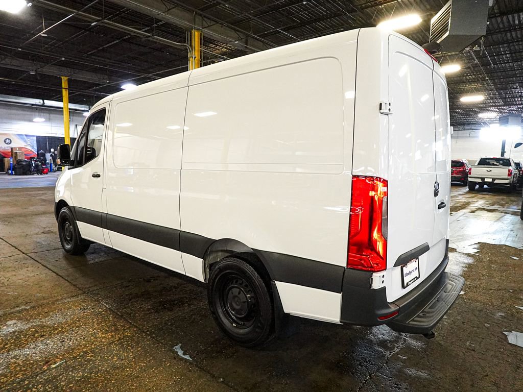 Used 2025 Mercedes-Benz Sprinter 2500 image 4