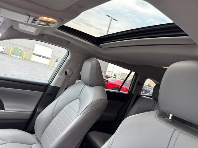 Used 2023 Toyota Highlander XLE FWD image 18
