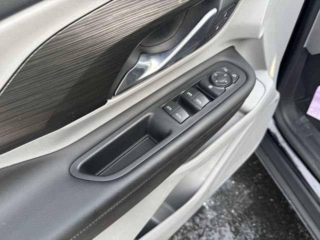Used 2022 GMC Terrain SLE w/ Driver Convenience Package image 23