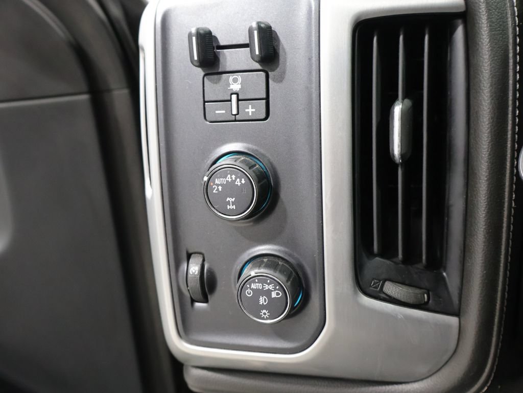 Used 2017 GMC Sierra 1500 SLT w/ SLT Preferred Package AWD/4WD image 30