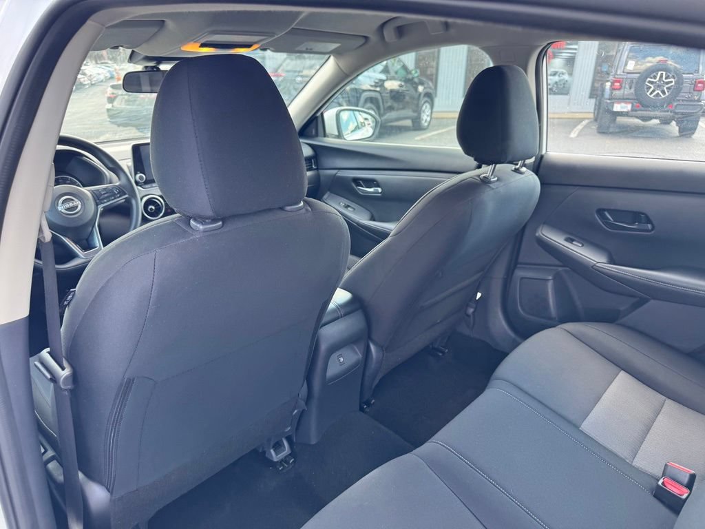 Used 2025 Nissan Sentra SV FWD image 16