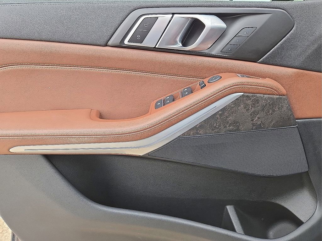 Used 2023 BMW X5 xDrive40i w/ M Sport Package image 22