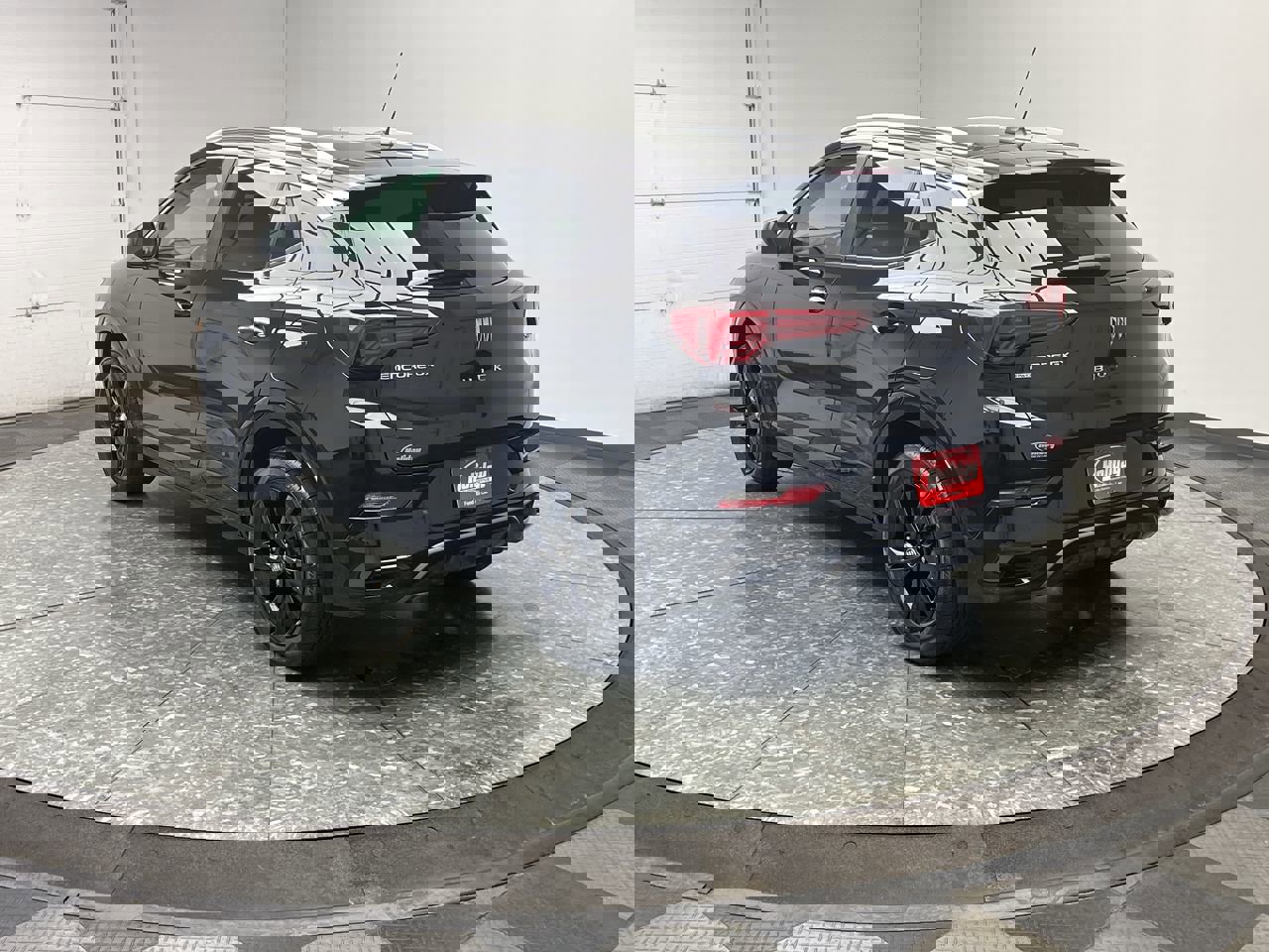 Used 2024 Buick Encore GX Sport Touring image 2