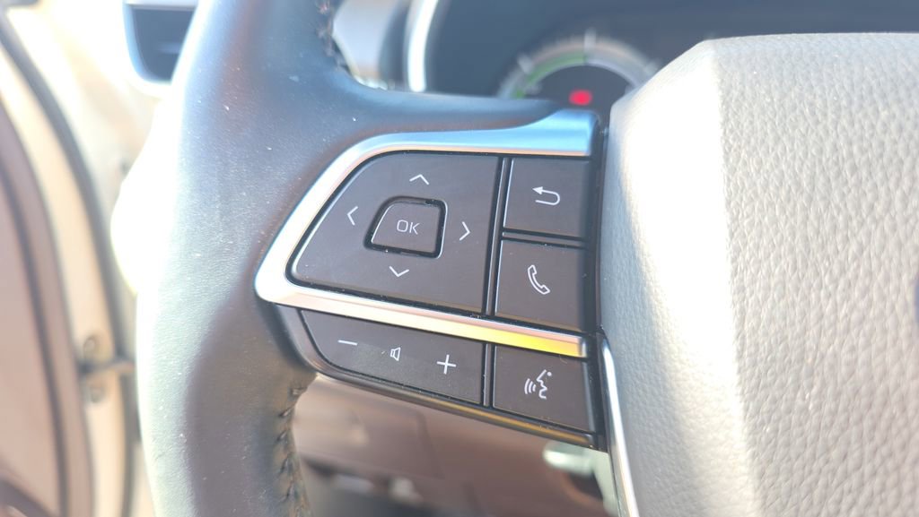 Used 2021 Toyota Highlander XLE FWD image 21