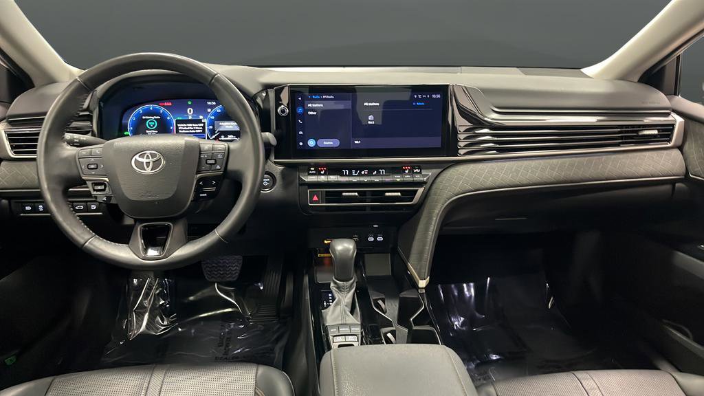 Used 2025 Toyota Camry XLE image 11