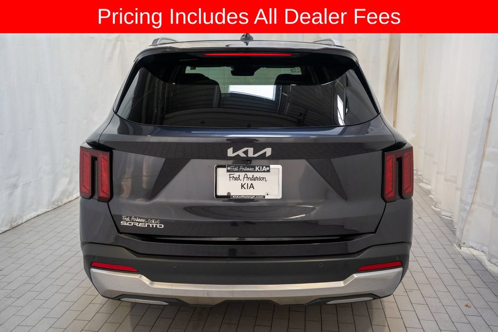 Used 2025 Kia Sorento S w/ Panoramic Sunroof Package FWD image 4