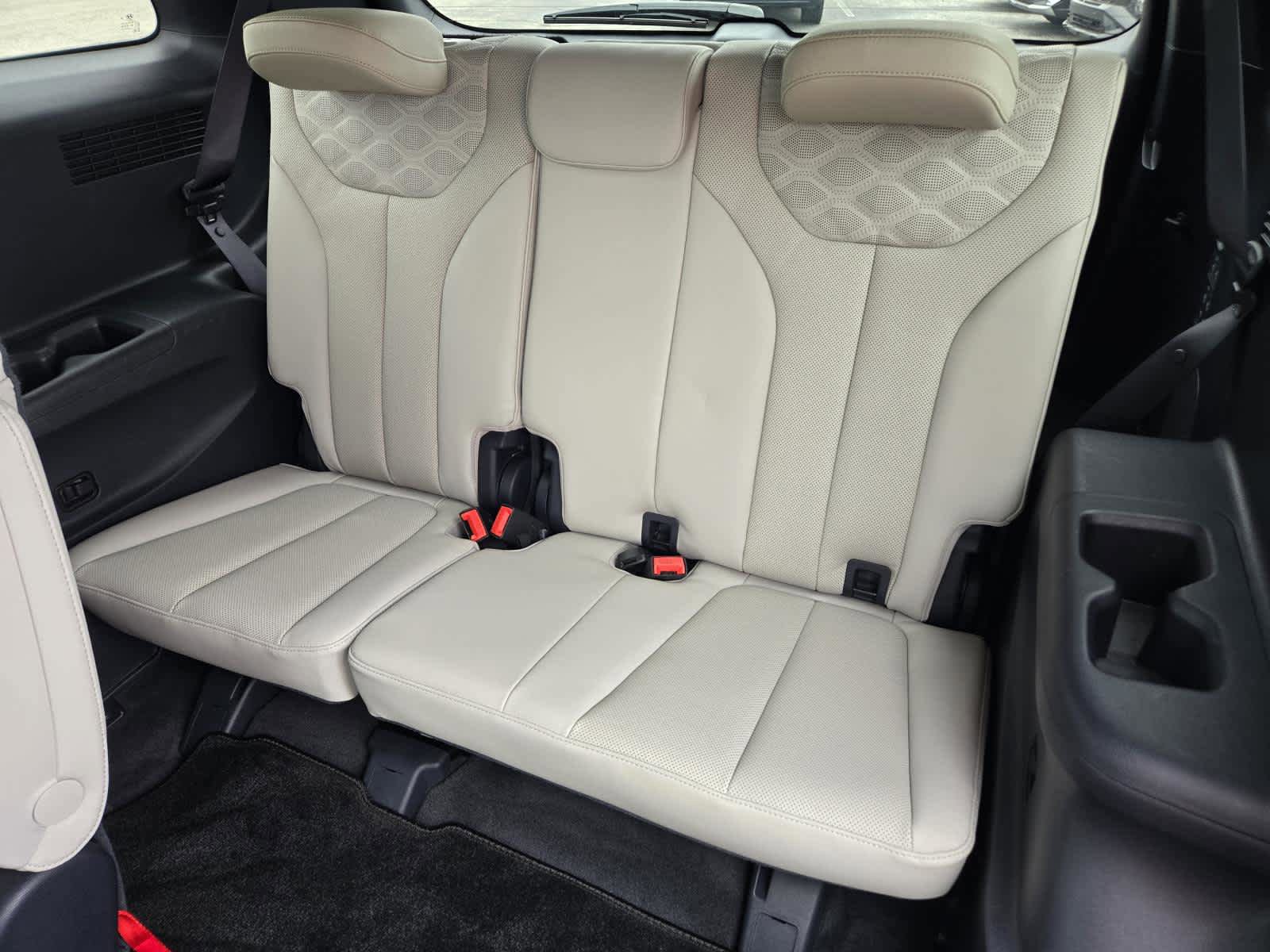 Used 2021 Hyundai Palisade Limited FWD image 18