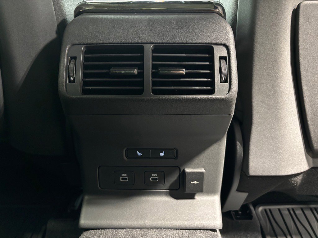 New 2026 Land Rover Range Rover Velar Dynamic SE image 37