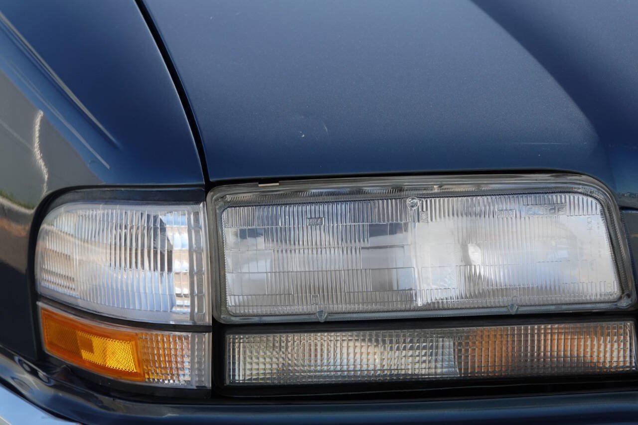 Used 1993 Buick Park Avenue Ultra FWD image 43