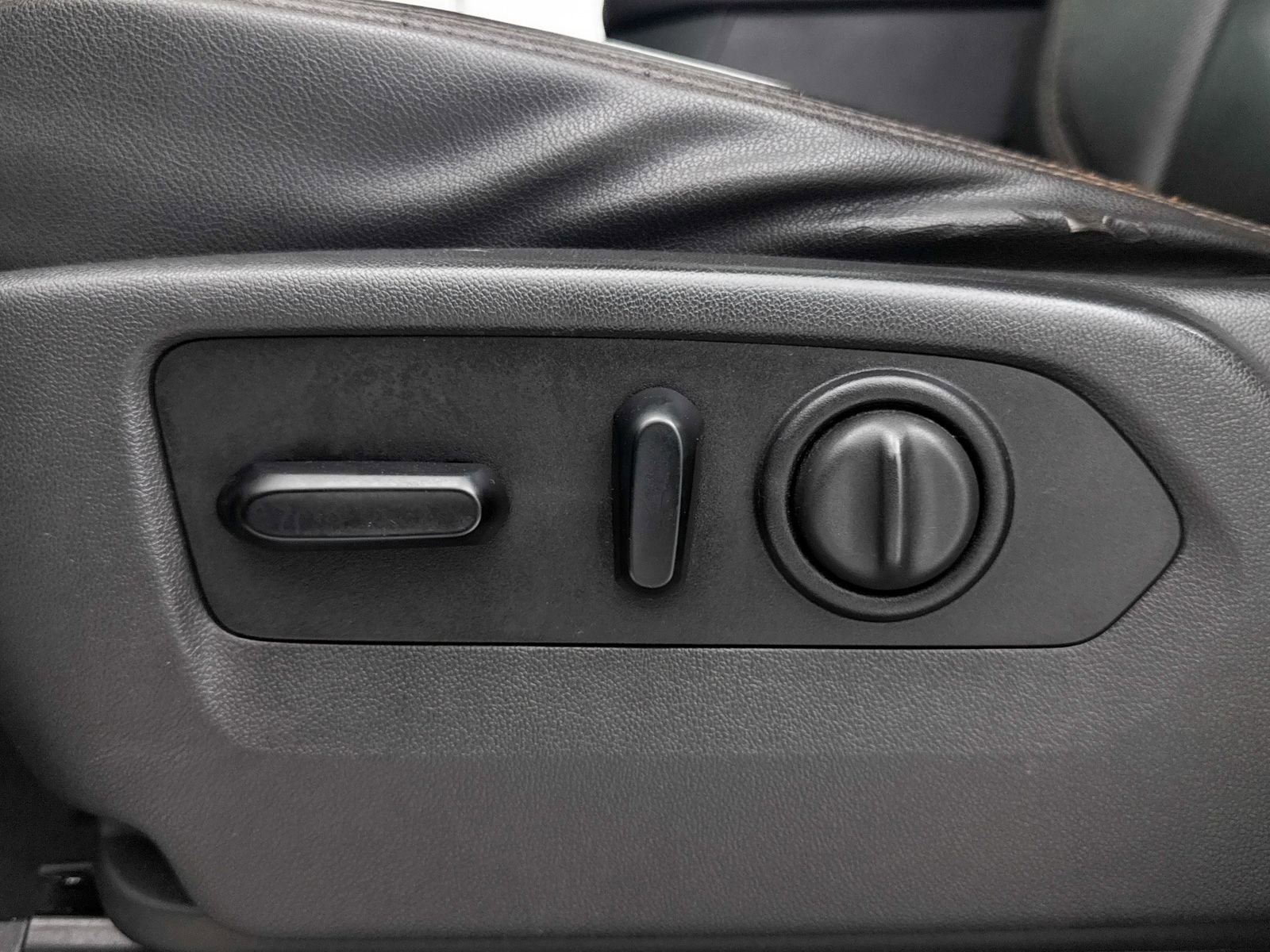 Used 2021 GMC Sierra 2500 AT4 w/ AT4 Premium Plus Package image 28