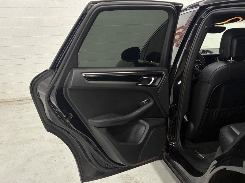 Used 2015 Porsche Macan S AWD/4WD image 18