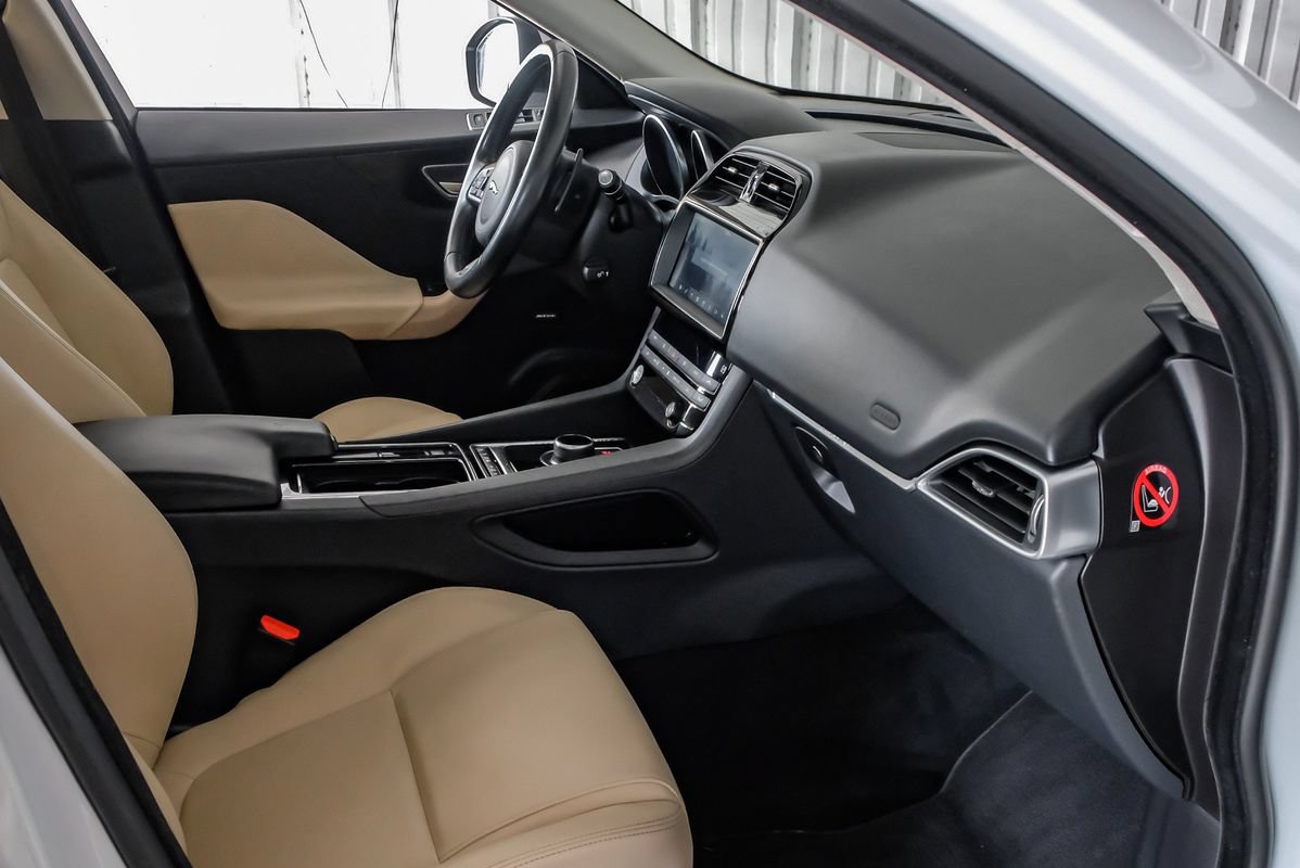 Used 2019 Jaguar F-PACE Premium AWD/4WD image 12