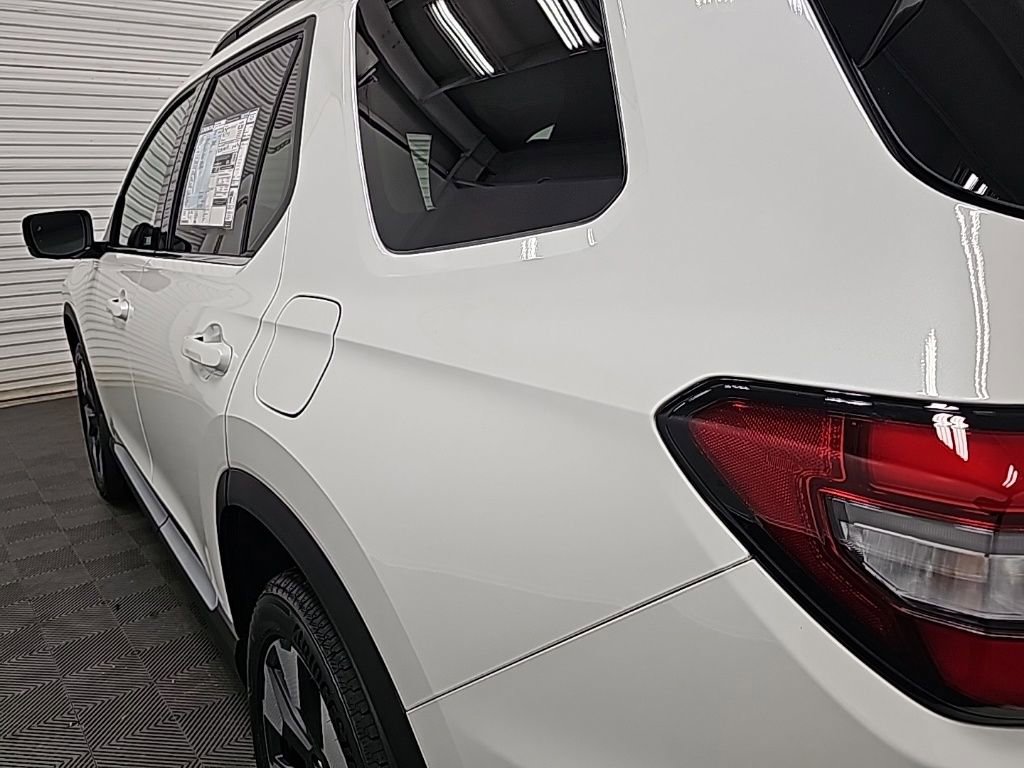New 2026 Honda Pilot Touring image 6
