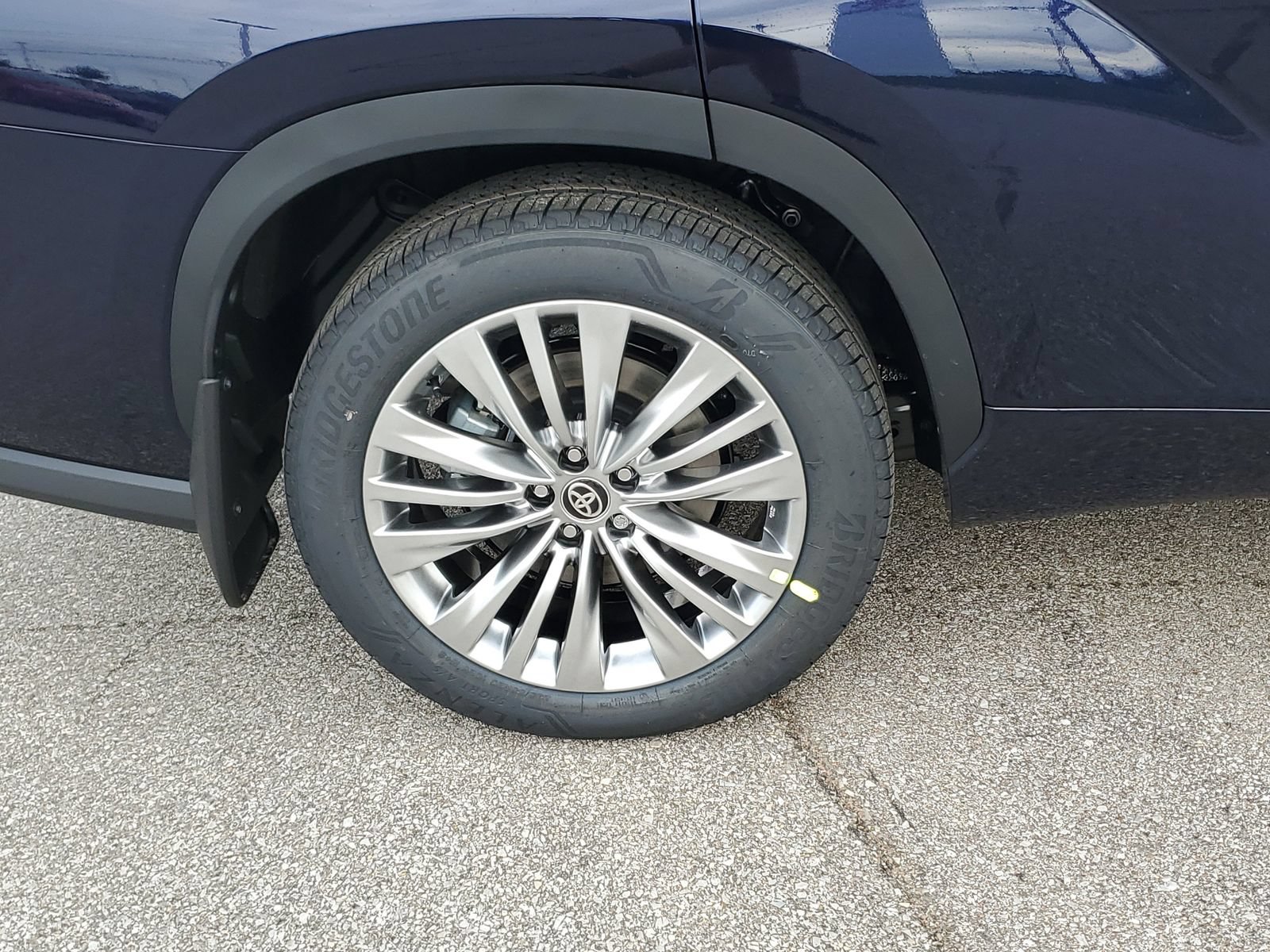 New 2026 Toyota Highlander Platinum AWD/4WD image 5