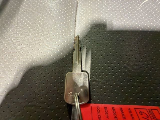 Used 2006 Ford E-250 and Econoline 250 RWD image 27