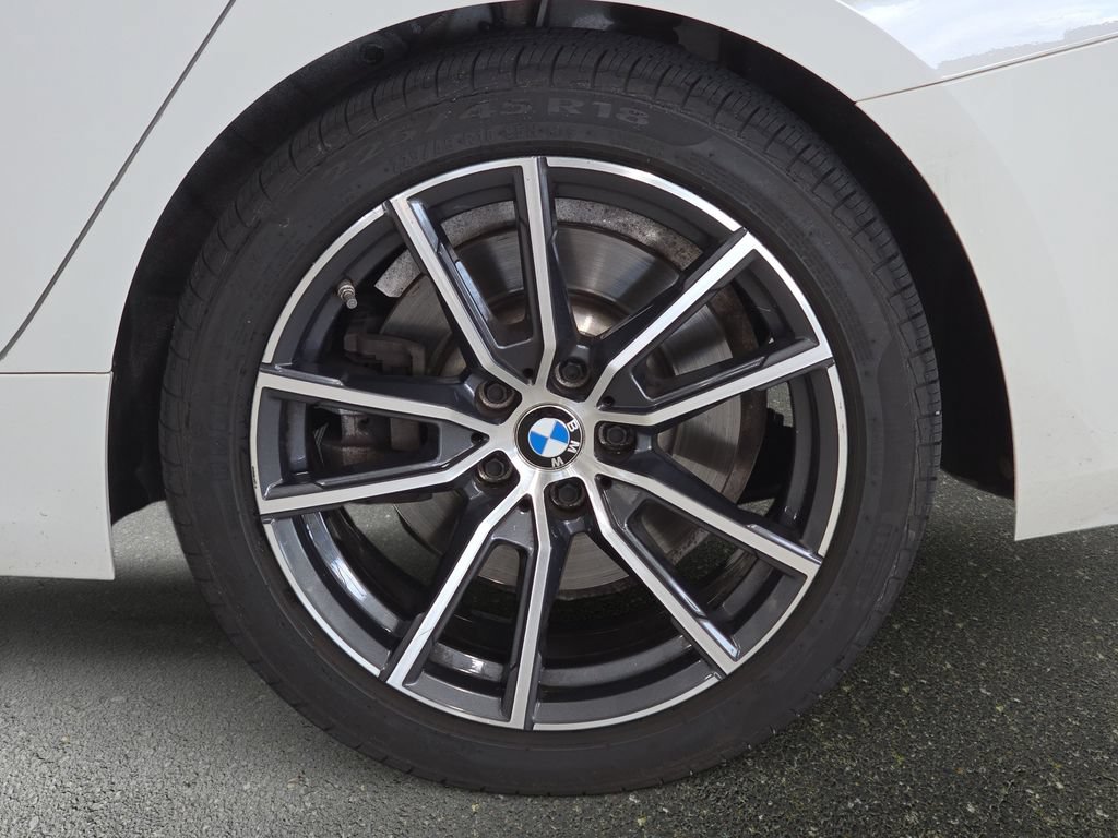 Used 2021 BMW 330i xDrive Sedan w/ Convenience Package AWD/4WD image 31