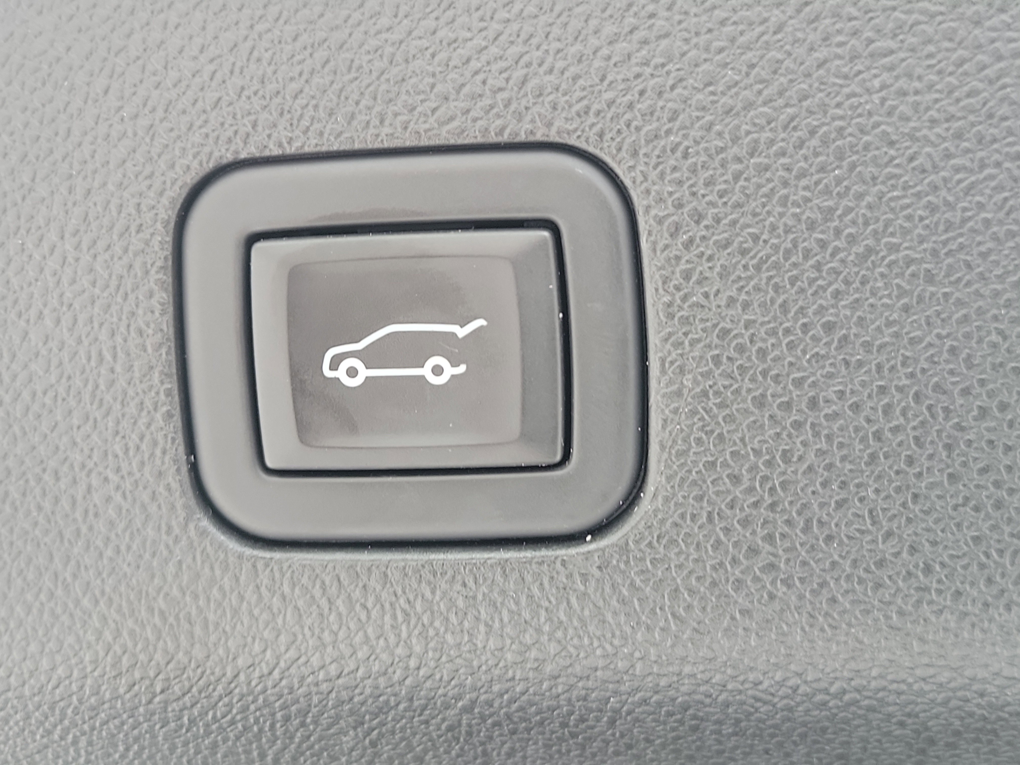 Used 2024 GMC Yukon Denali Ultimate AWD/4WD image 8
